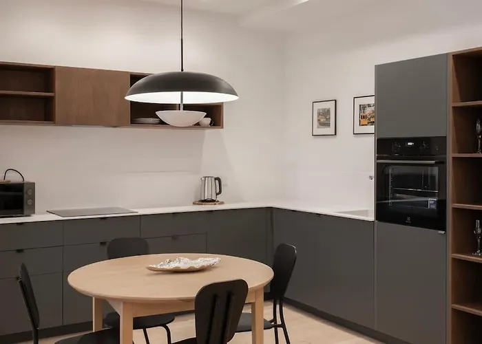 Downtown Getaway Apartments By Prime Rentals IV