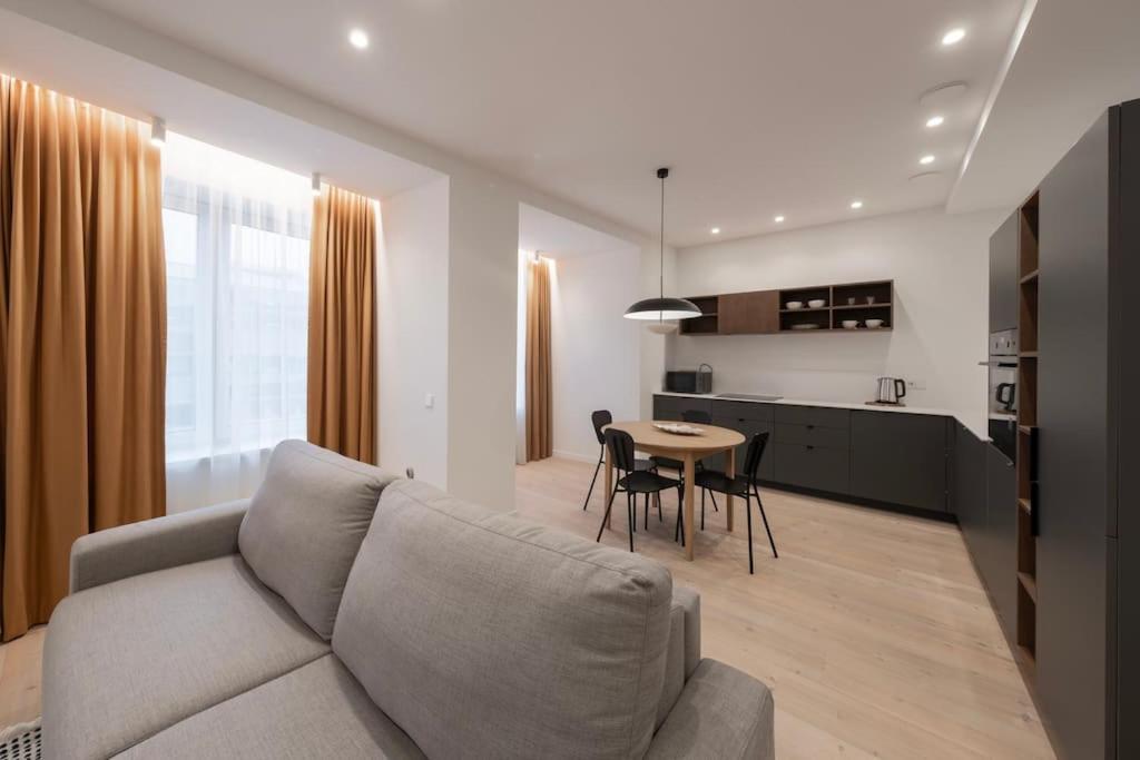 Downtown Getaway By Prime Iv Apartment *