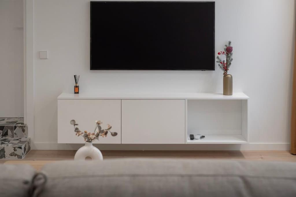 Downtown Getaway By Prime Iv Apartment