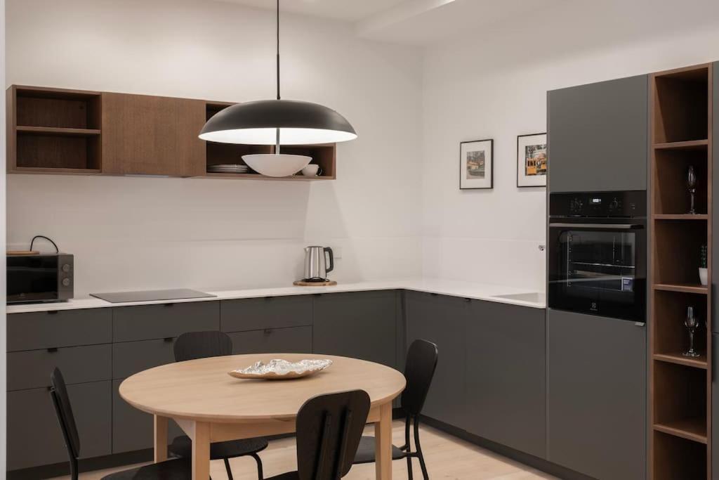 Downtown Getaway By Prime Iv * Kaunas